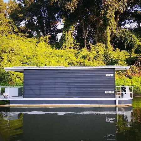 Botel Tisza Uszohaz *