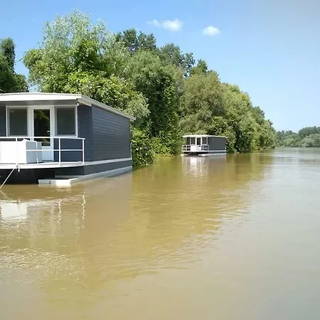 Tisza Uszohaz